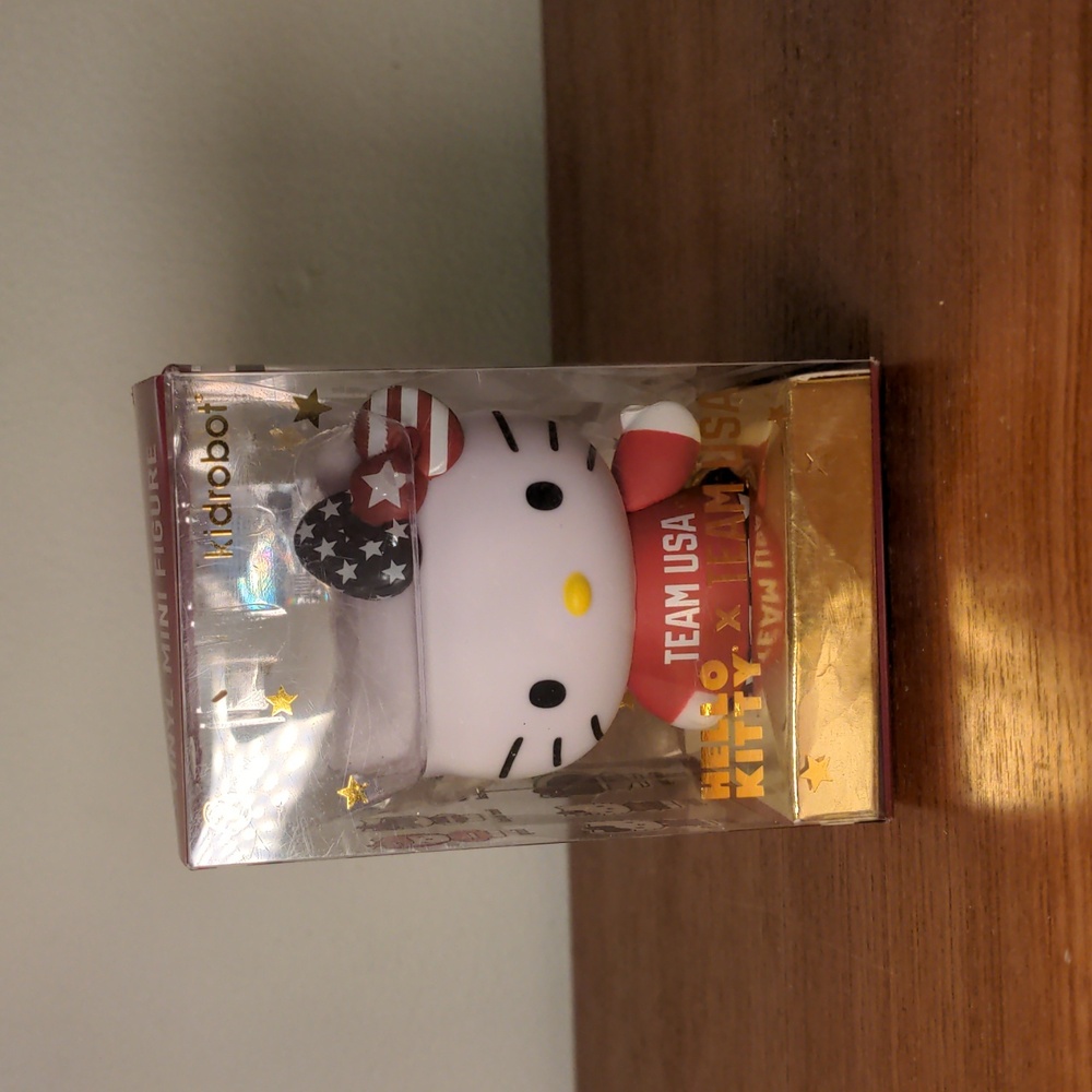 Hello Kitty Team USA Surfing Vinyl Mini Figure